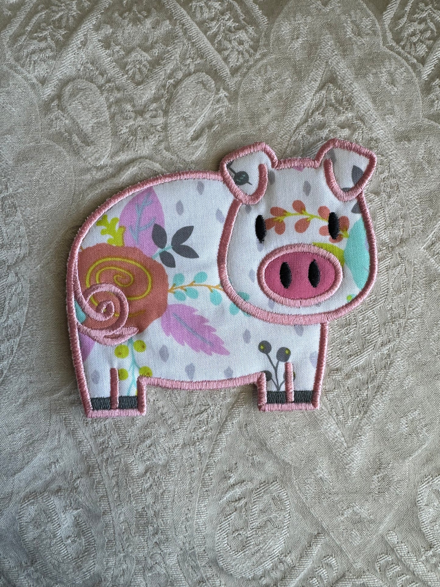Playful Pig Mug Rug Floral